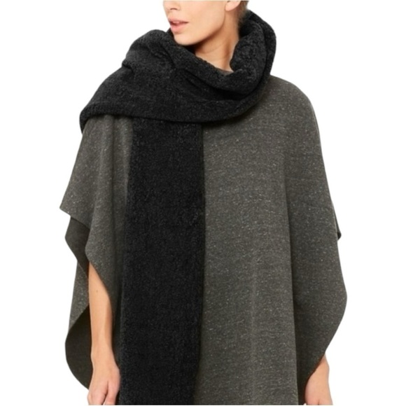ALO Yoga Sherpa-Lined Charcoal Gray Wrap Poncho Fits Size Medium/Large - Picture 2 of 8
